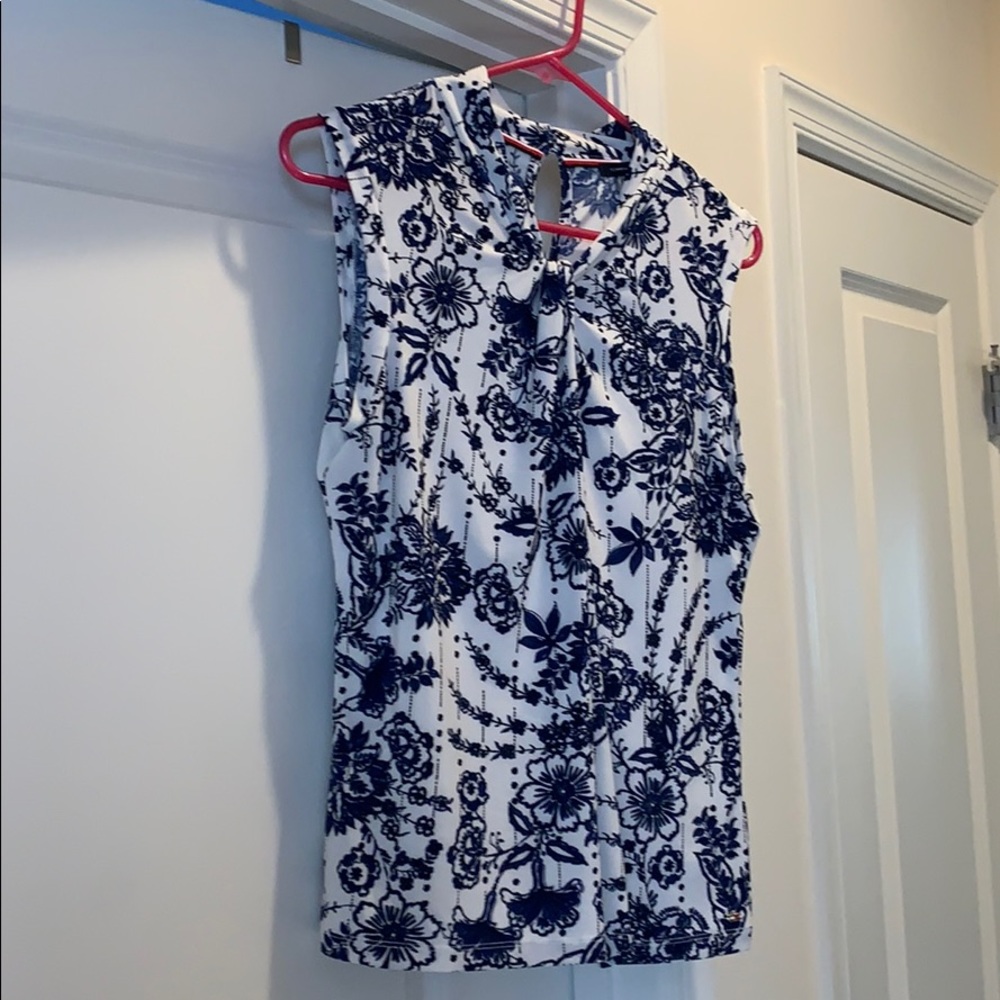 Super cute Tommy Hilfiger sleeveless top!